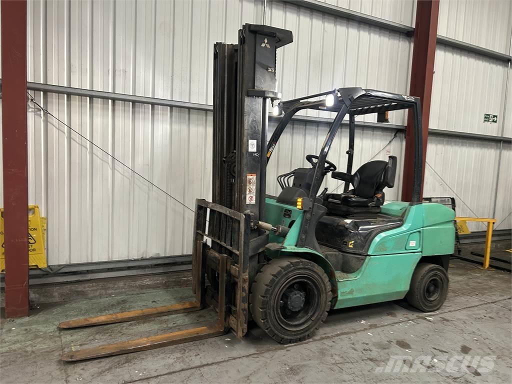 Mitsubishi FD35NT Camiones diesel