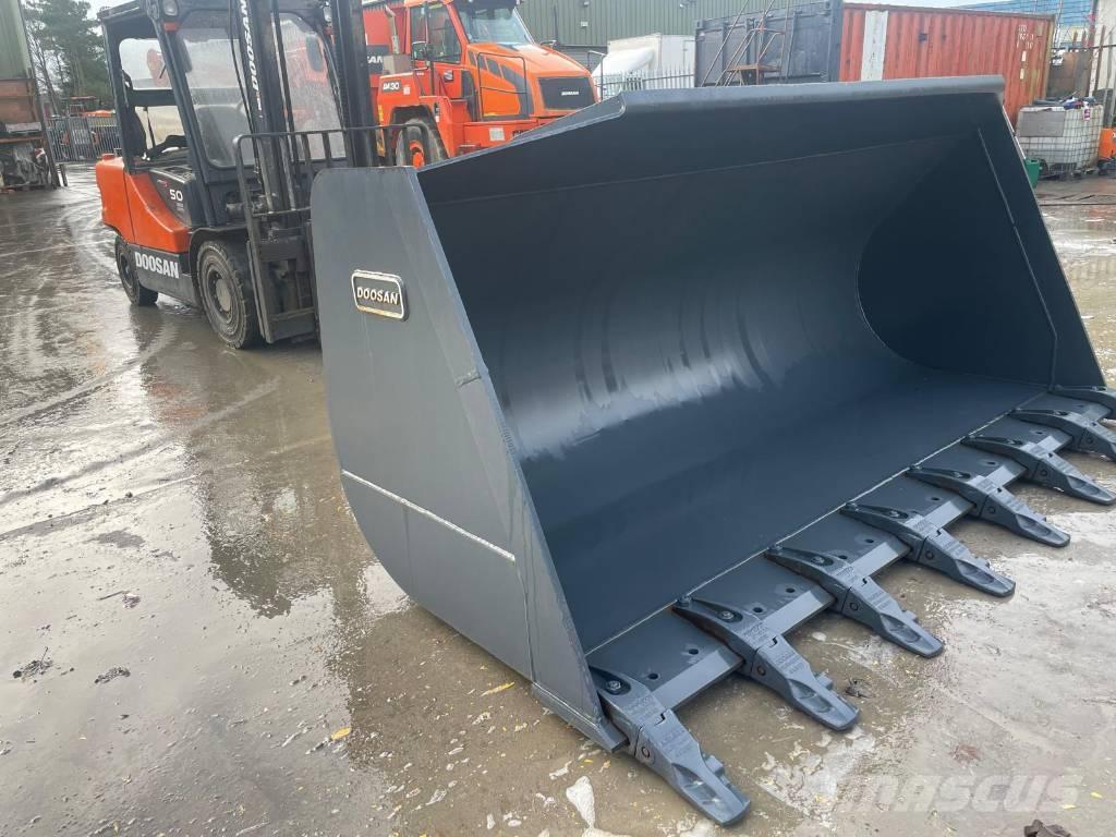 Doosan DL 420-3 Cucharones