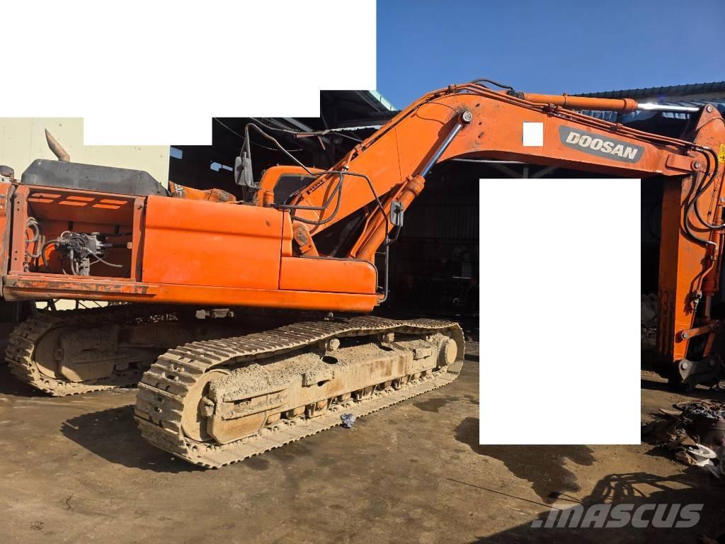 Doosan DX 300 LCA Excavadoras sobre orugas