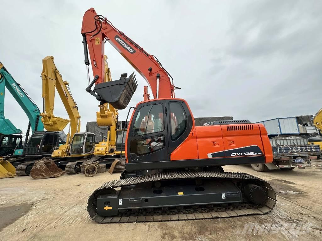 Doosan DX225LC-9C Excavadoras sobre orugas
