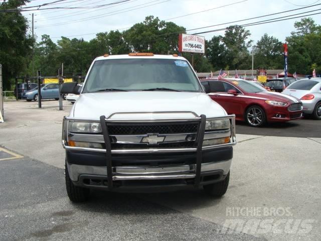 Chevrolet 3500 Camiones de cama baja