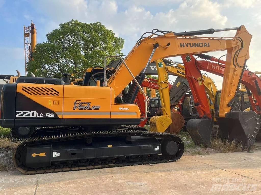 Hyundai R220LC-9S Excavadoras de ruedas