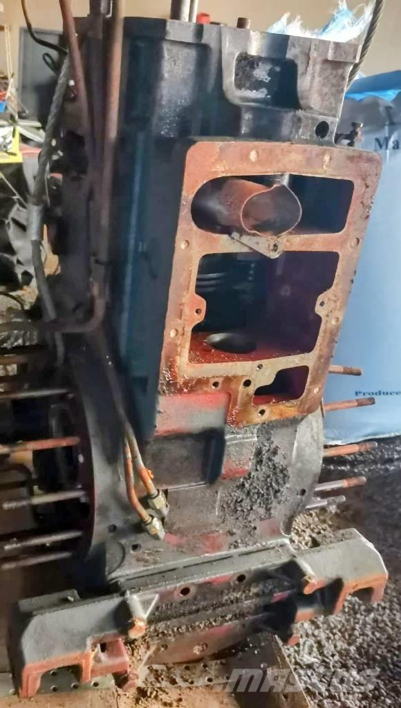 New Holland TM 120 Tractores