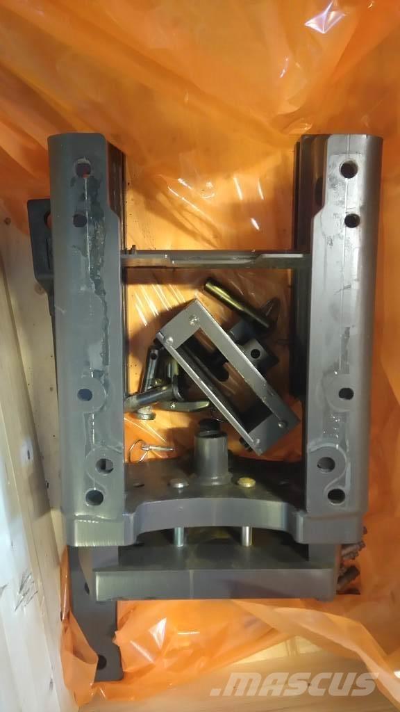 CLAAS Axion 830 træk Otros accesorios para tractores