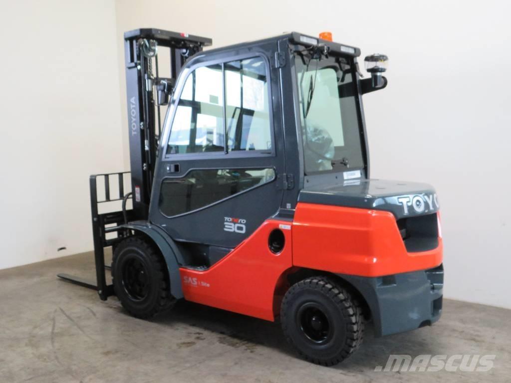 Toyota 52-8 FDF 30 Camiones diesel