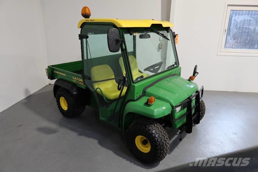 John Deere Gator Maquinarias para servicios públicos