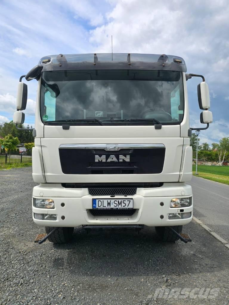 MAN 13.250 / 4x4 Camiones con caja de remolque