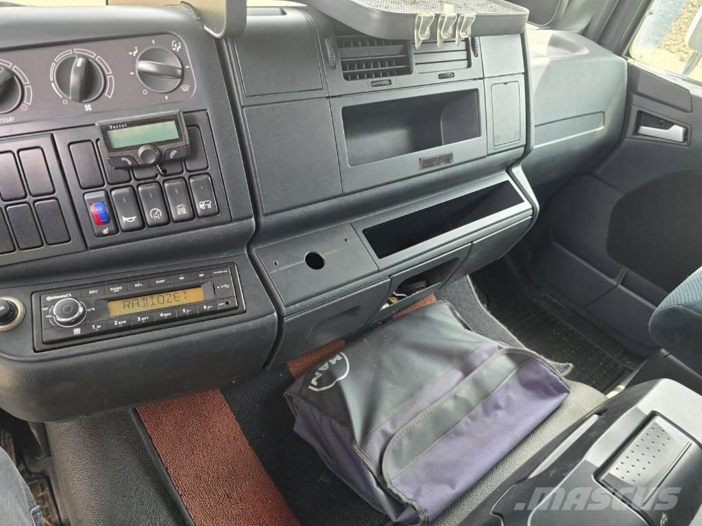 MAN 13.250 / 4x4 Camiones con caja de remolque