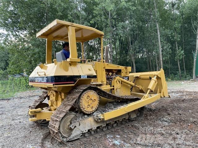 CAT D5G Buldozer sobre oruga