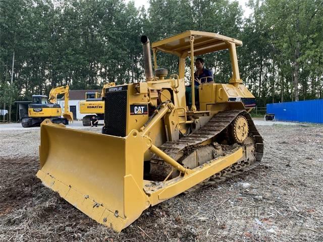 CAT D5G Buldozer sobre oruga