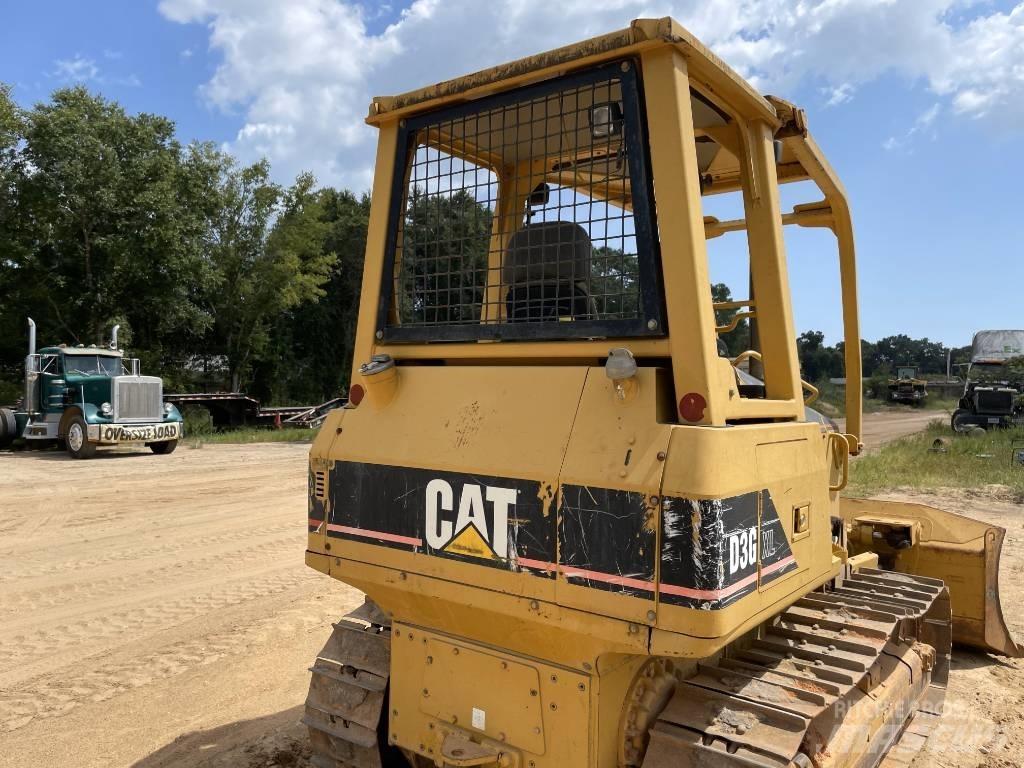 CAT D3G XL Buldozer sobre oruga