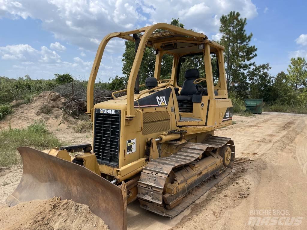 CAT D3G XL Buldozer sobre oruga