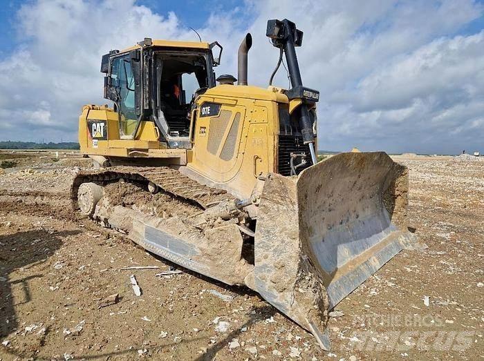 CAT D7E Buldozer sobre oruga