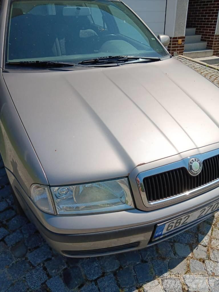 Skoda Octavia combi Carros