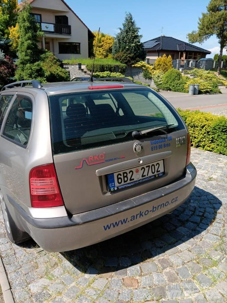 Skoda Octavia combi Carros