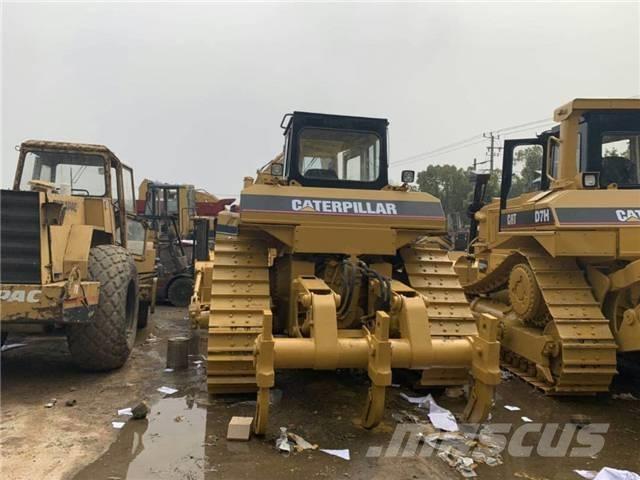 CAT D7H Buldozer sobre oruga
