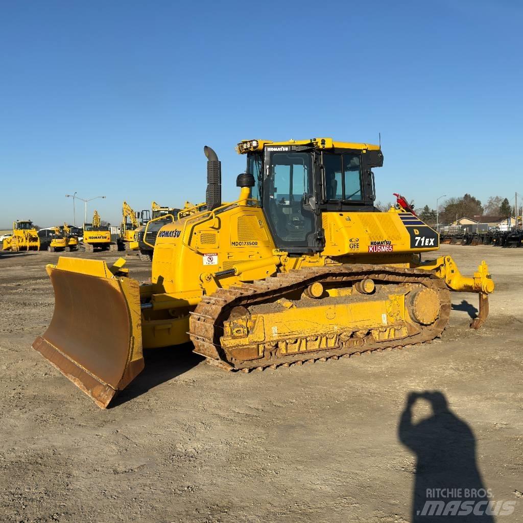 Komatsu D71EX-24 Buldozer sobre oruga