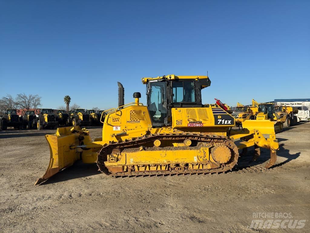 Komatsu D71EX-24 Buldozer sobre oruga