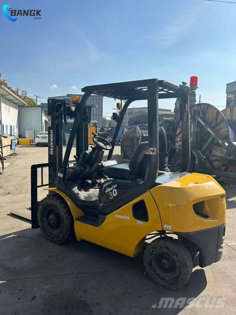 Komatsu FD 30 T-17 Camiones diesel