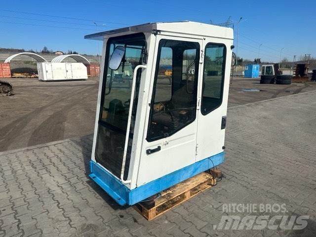 Fuchs MHL 330 Cabina