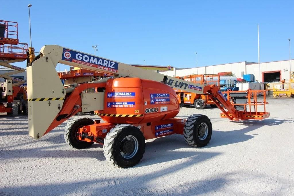 JLG 600 AJ Plataformas con brazo de elevación manual