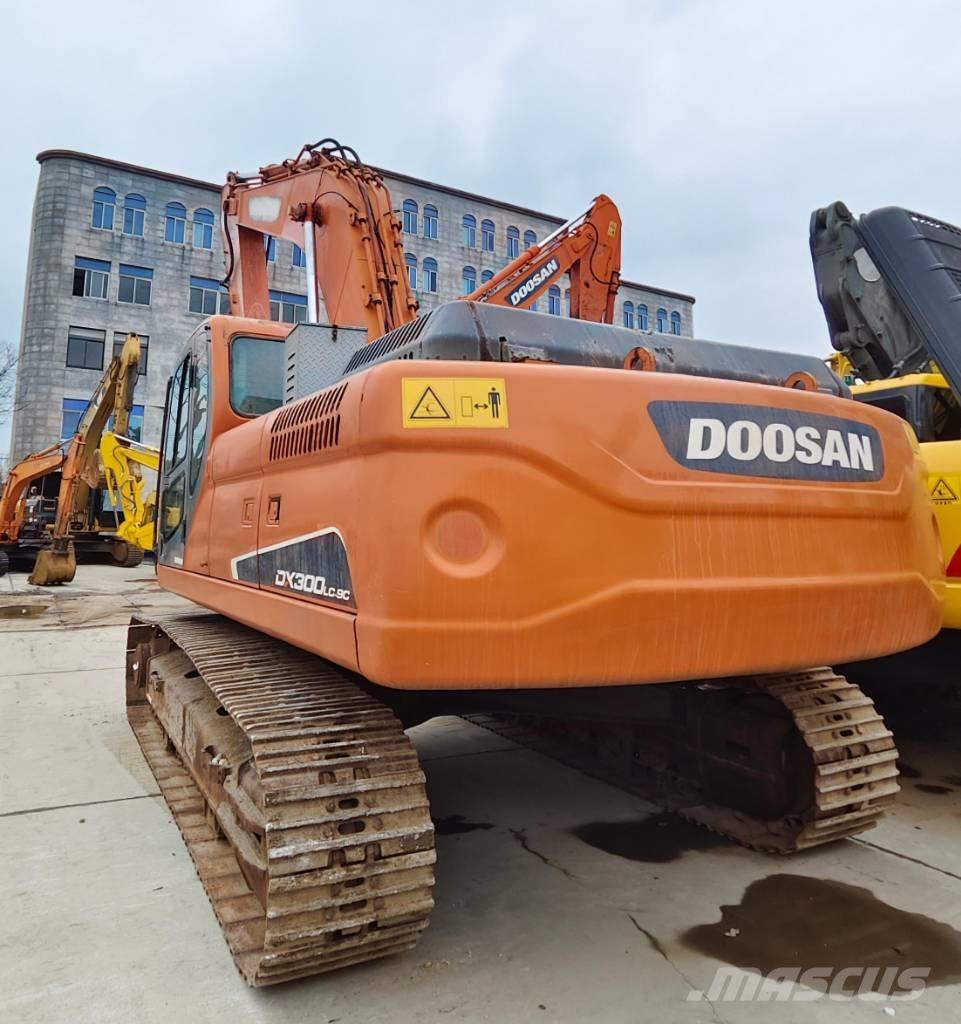 Doosan DX 300 LC Excavadoras sobre orugas