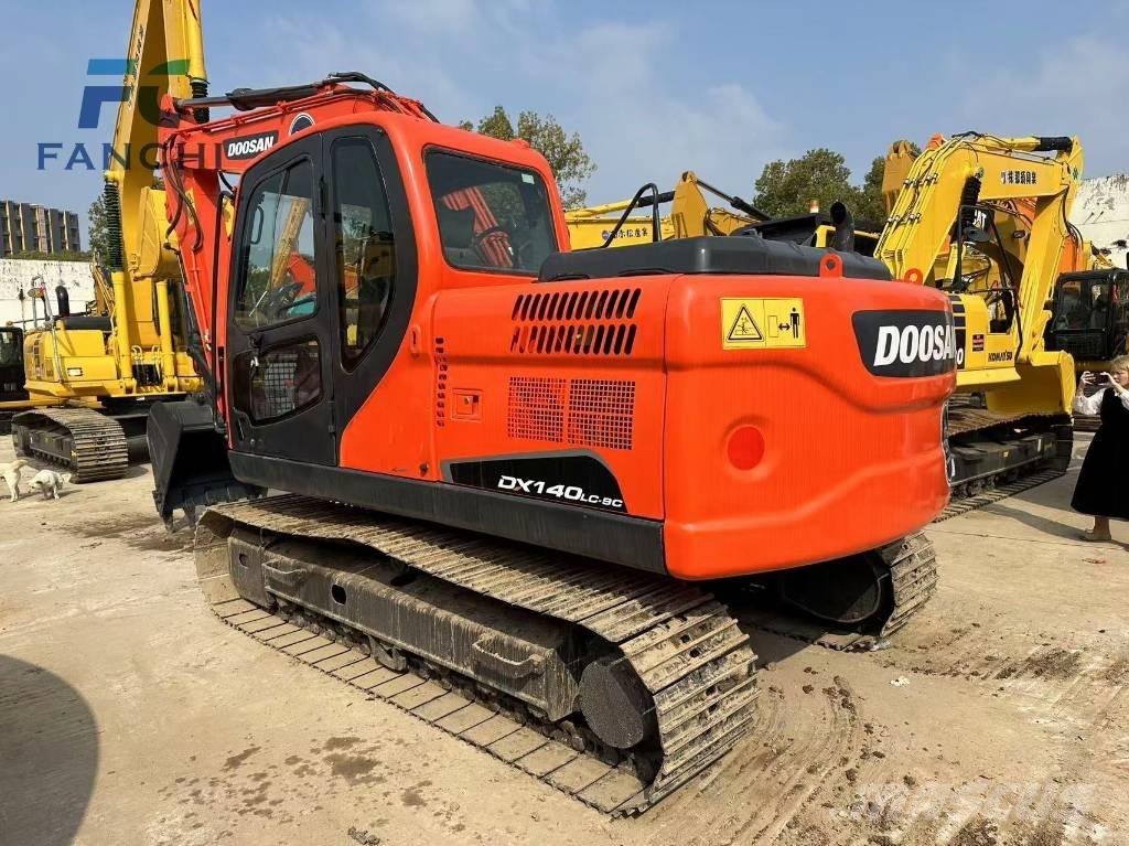 Doosan DX 140 Excavadoras sobre orugas