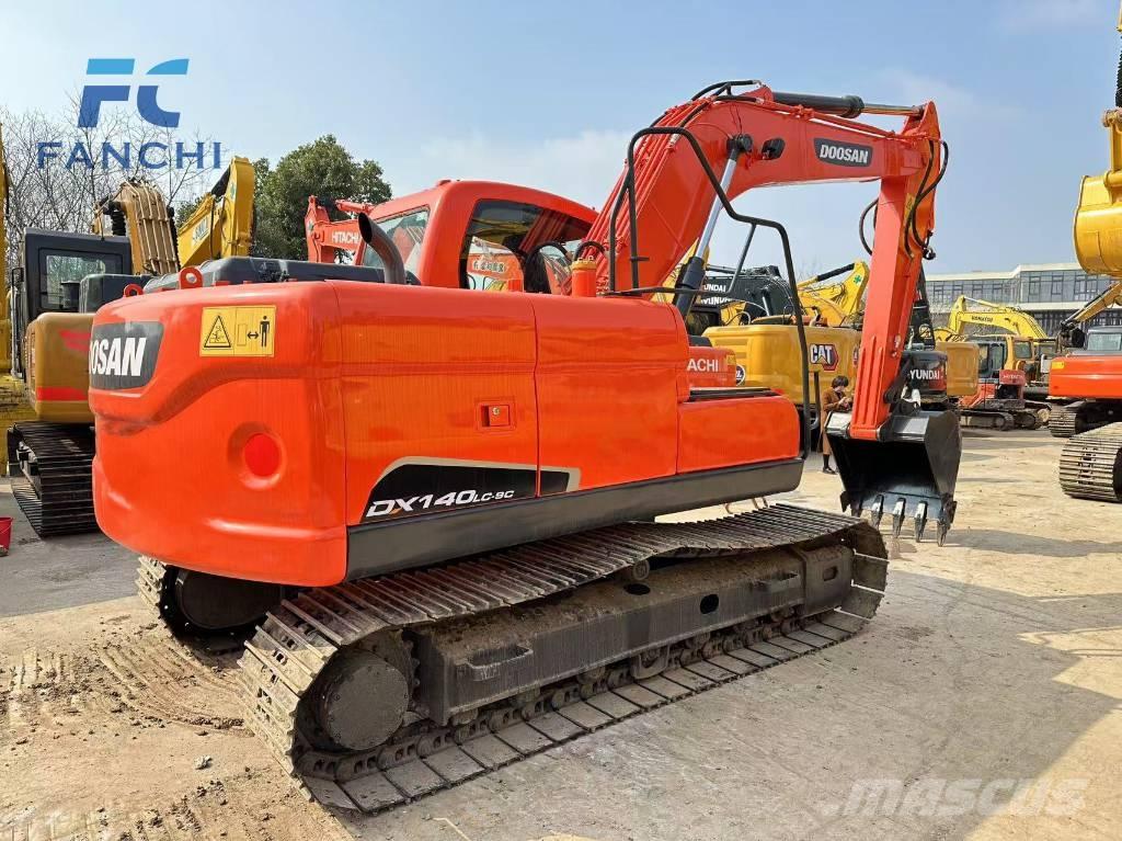 Doosan DX 140 Excavadoras sobre orugas
