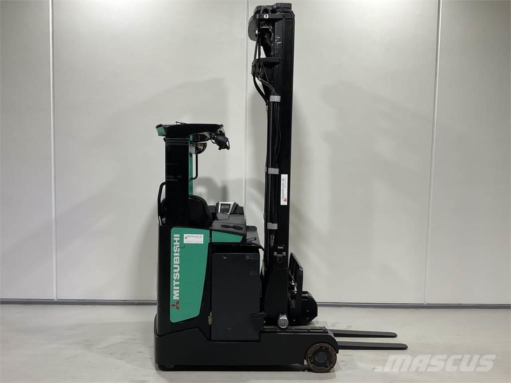 Mitsubishi RB16NH Montacargas de alcance de gran altura