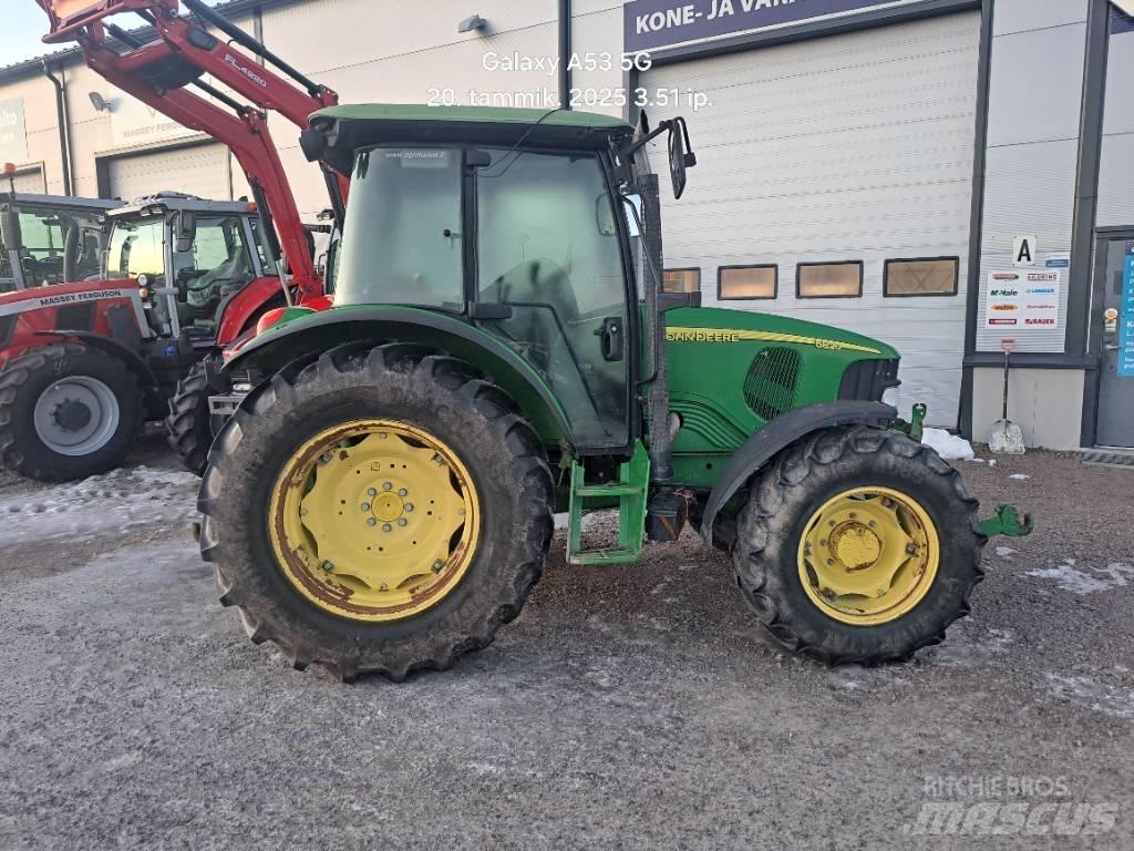 John Deere 5820 Tractores