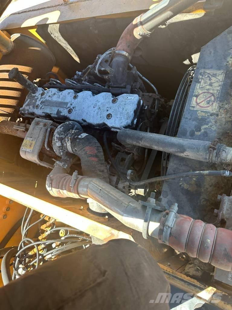 Hyundai 220LC-9S Excavadoras sobre orugas