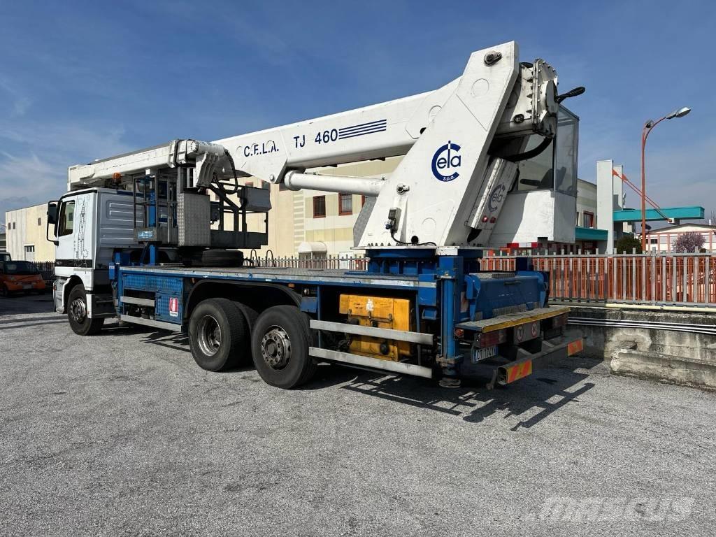 Cela TJ460 Plataformas sobre camión