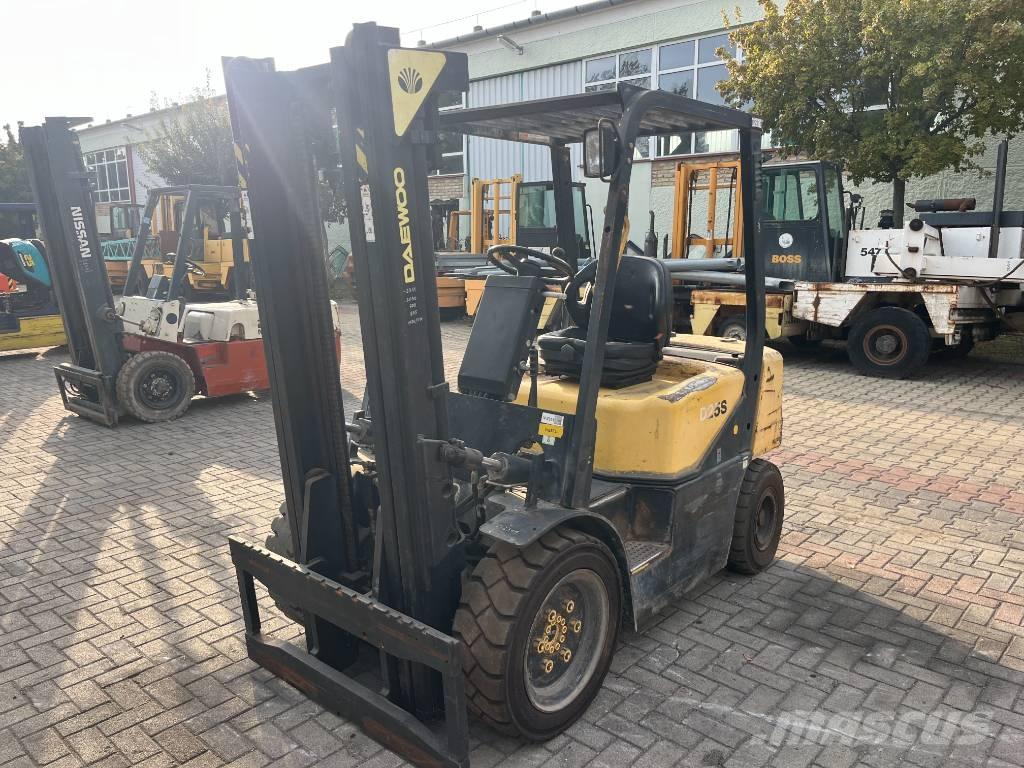 Daewoo D25S3 V-2311 Camiones diesel