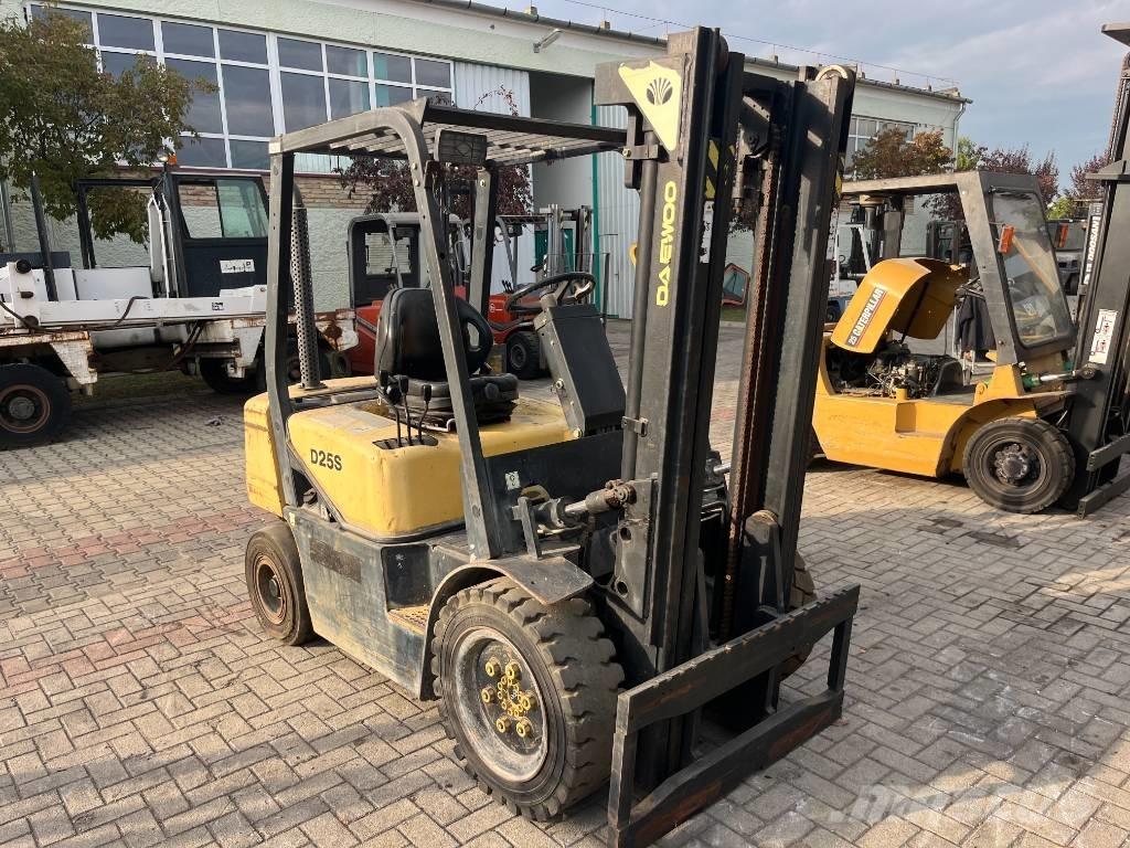 Daewoo D25S3 V-2311 Camiones diesel