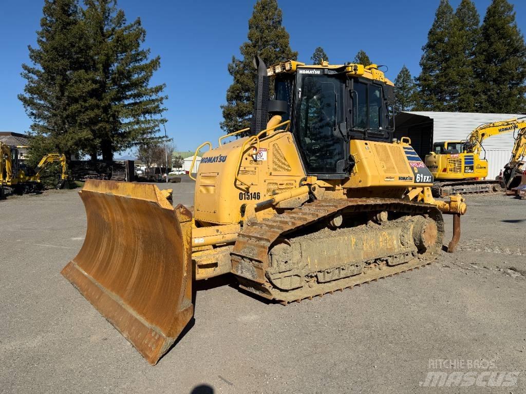 Komatsu D61EXi-24 Buldozer sobre oruga