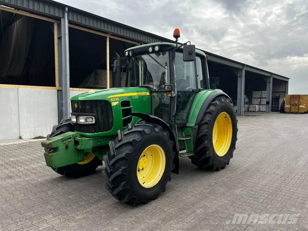 John Deere 6120 Tractores