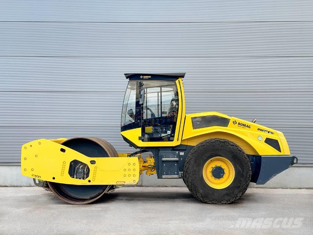 Bomag BW 216 D-5 Rodillos de un solo tambor