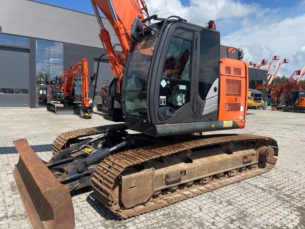 Hitachi ZX225USLC-5 Excavadoras sobre orugas