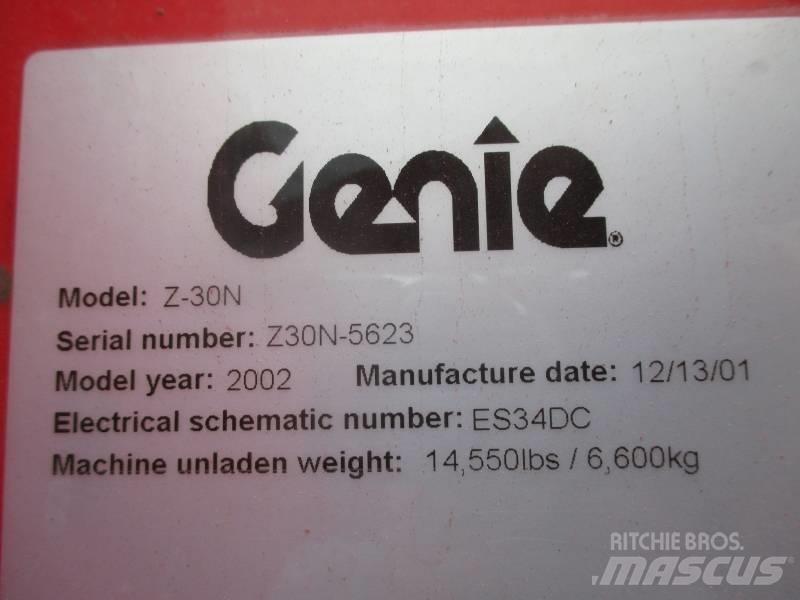 Genie Z 30 Plataformas con brazo de elevación manual