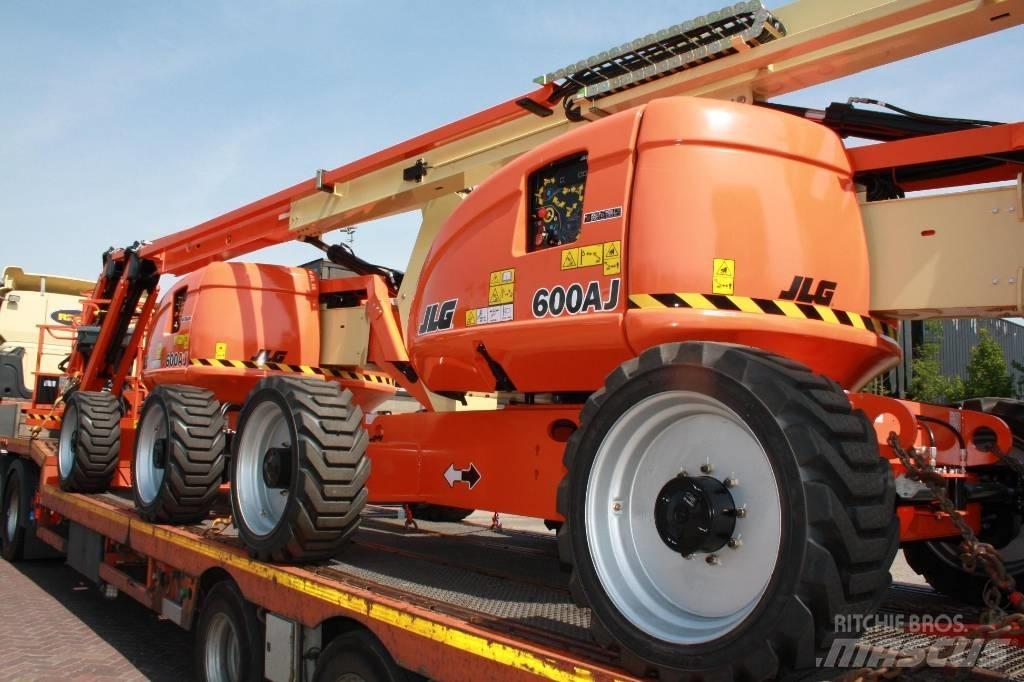 JLG 600 AJ Plataformas con brazo de elevación manual