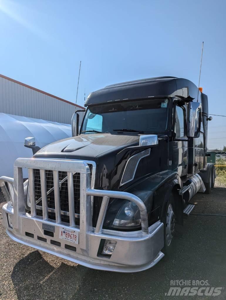 Volvo VNL 730 Camiones tractor