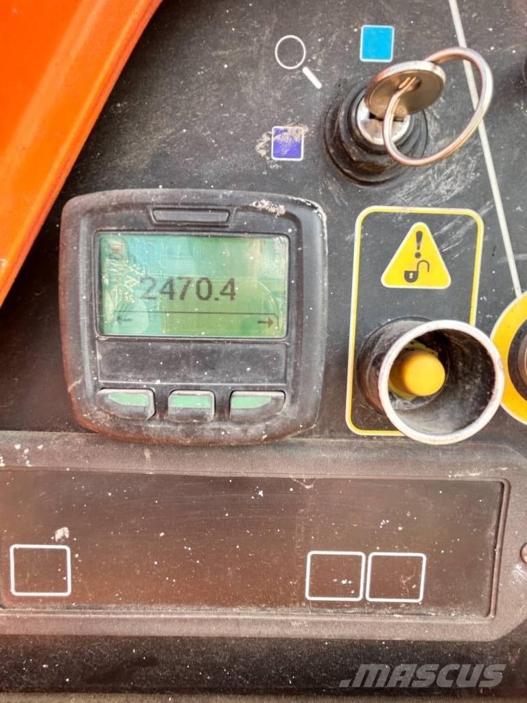 JLG 450 AJ Plataformas con brazo de elevación manual