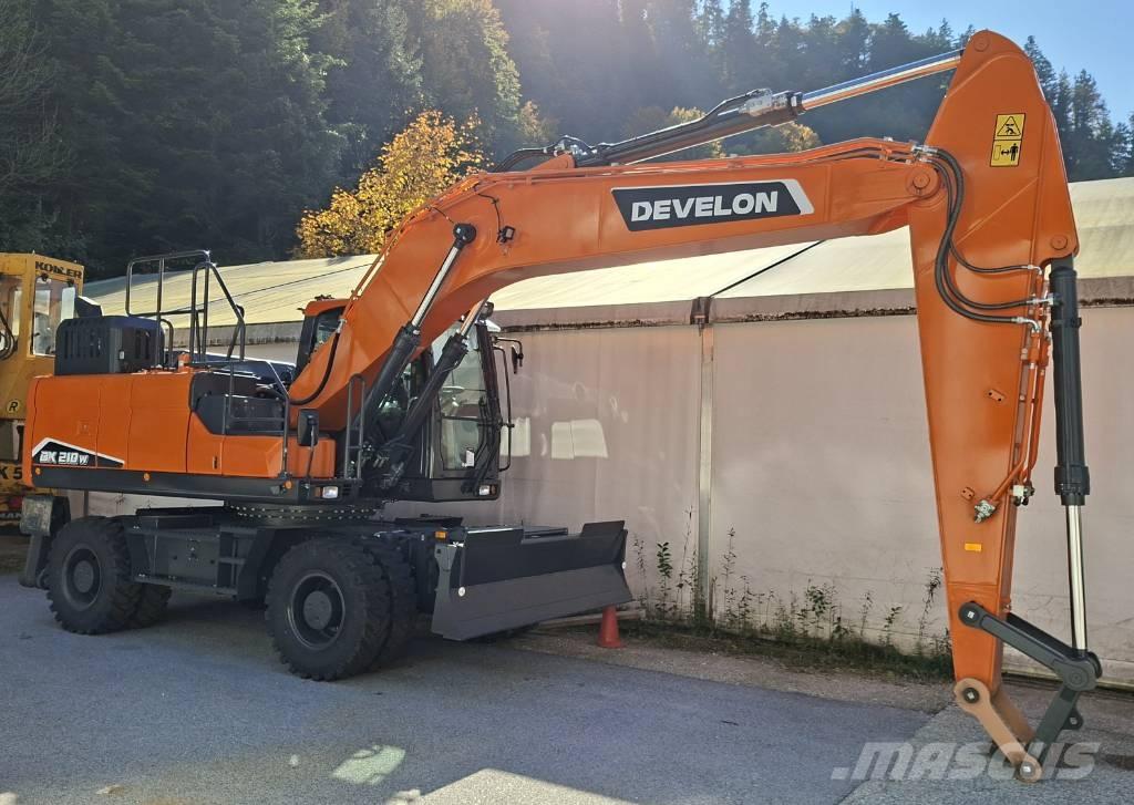 Develon DX 210 W-7 Excavadoras de ruedas