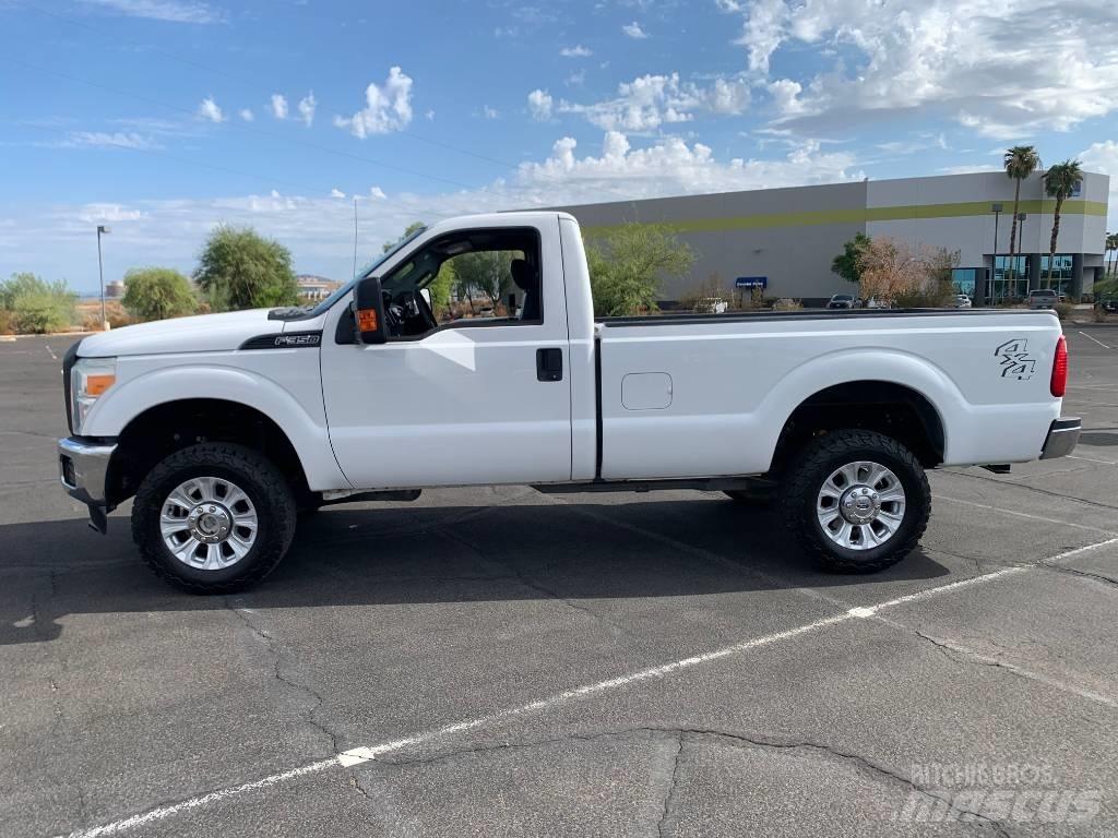 Ford F 350 Camiones con caja de remolque