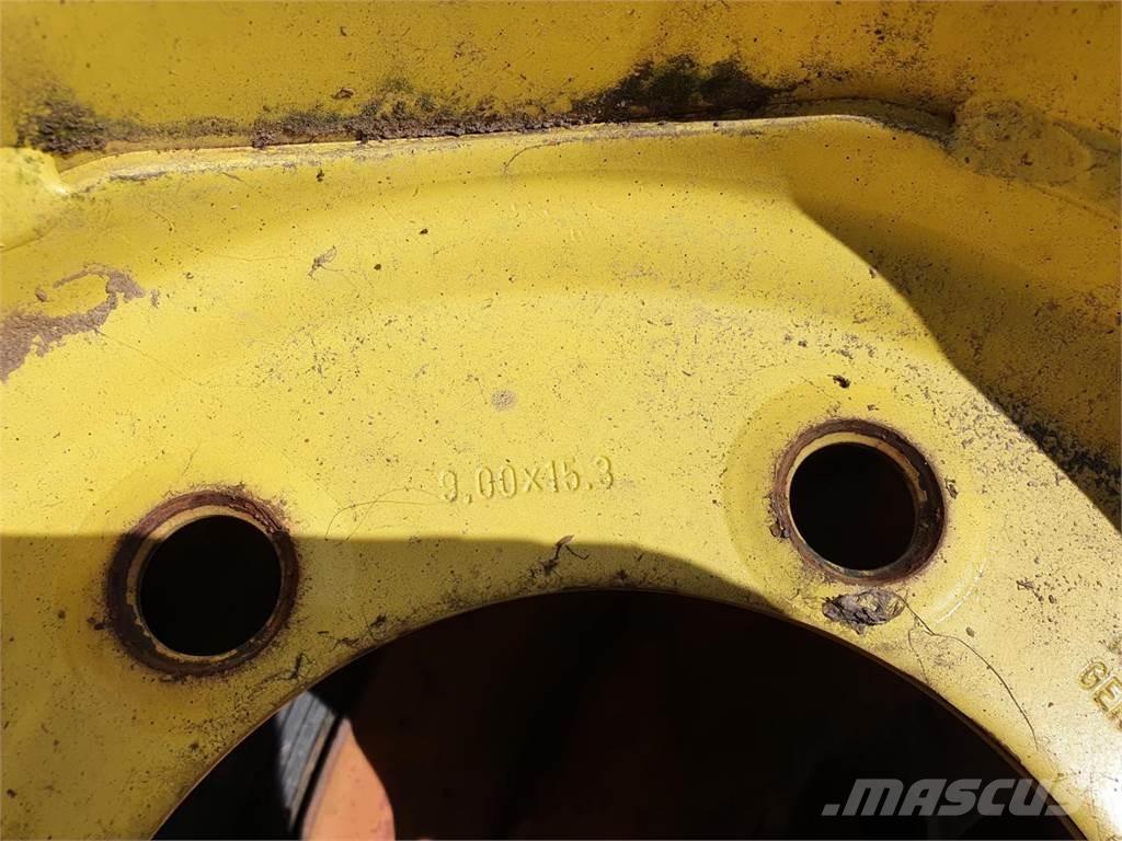 BKT 10.0/75-15,3 Ruedas