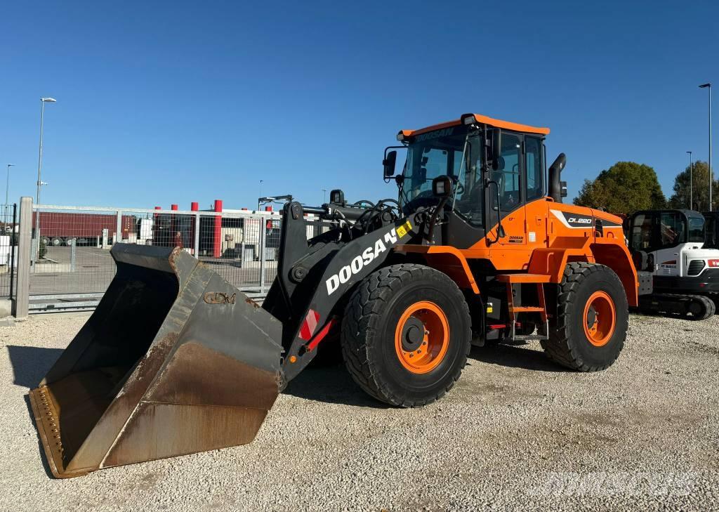 Doosan DL 220-5 Cargadoras sobre ruedas