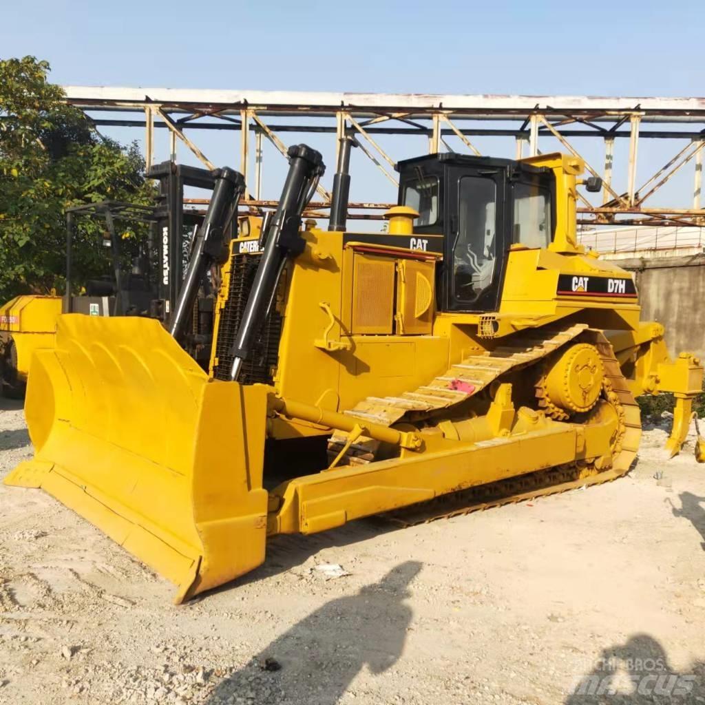 CAT D7H Buldozer sobre oruga