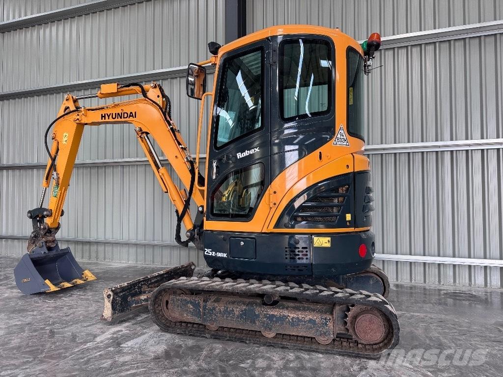 Hyundai R25Z-9 AK Miniexcavadoras