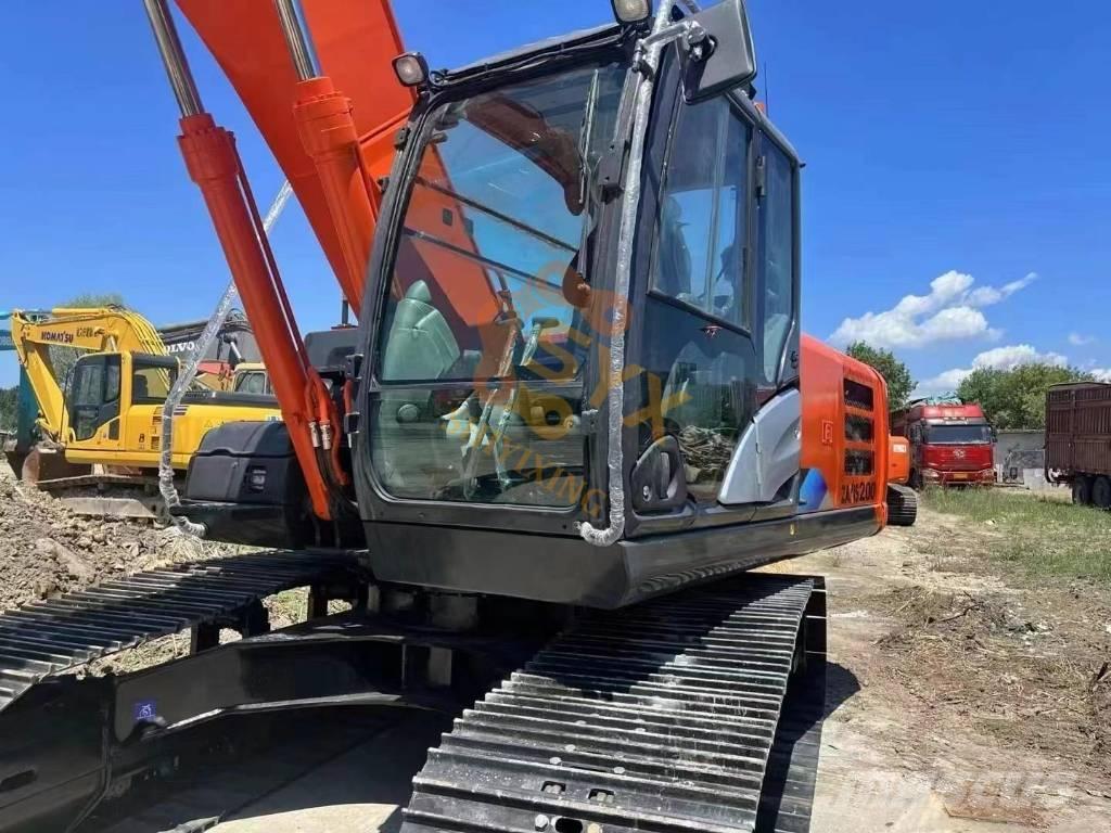 Hitachi ZX200-5G Excavadoras sobre orugas