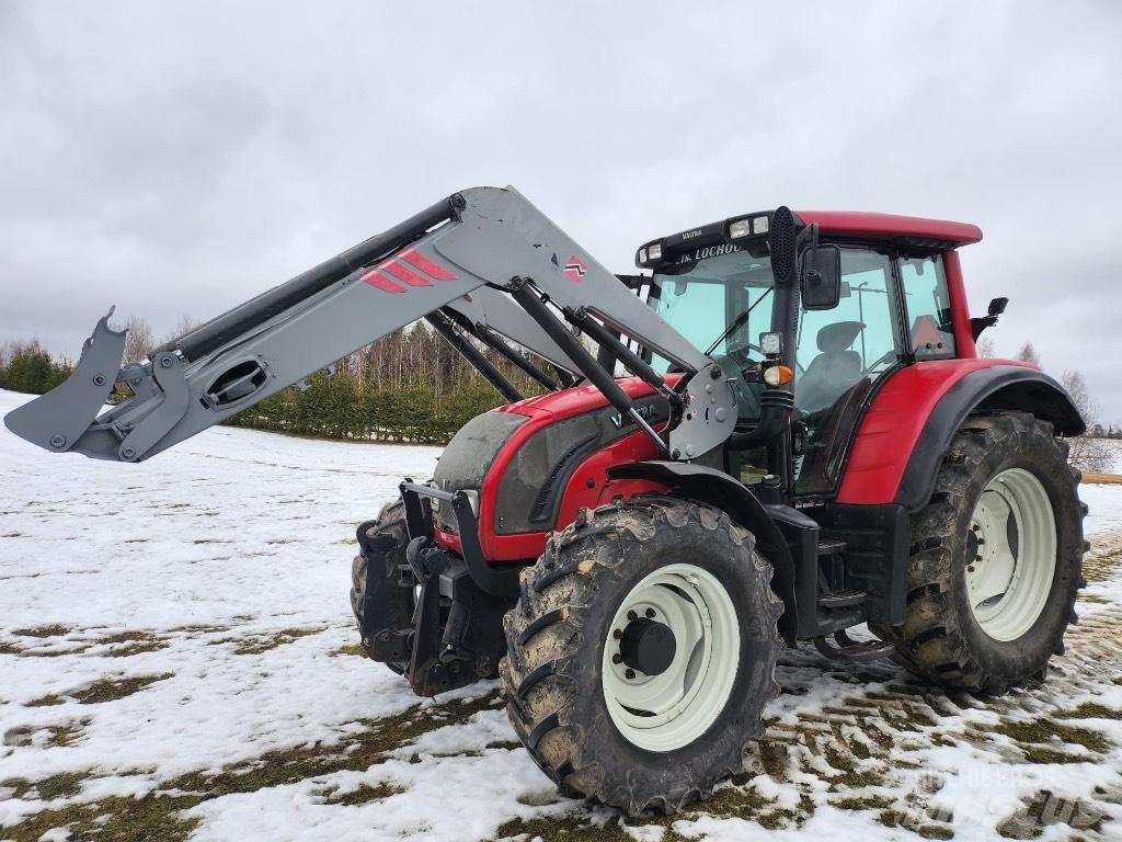 Valtra N122 Versu Tractores